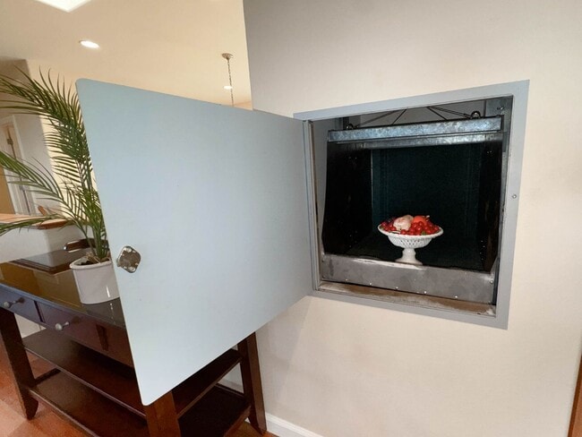 Building Photo - Kahana Ridge – Three Bedroom, Three Bathroom Home with Rare Basement