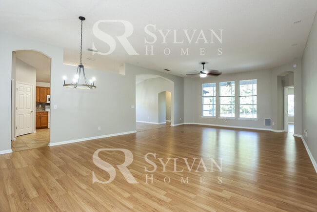 Building Photo - Lease today! No extra charge for contentme...