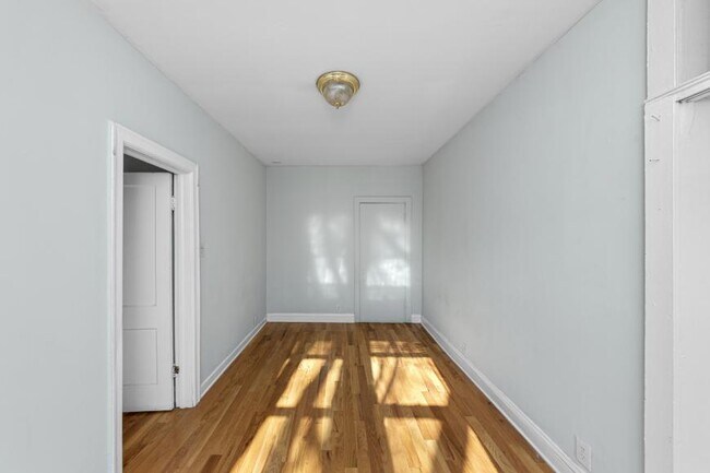 Building Photo - 1 bedroom in Chicago IL 60640