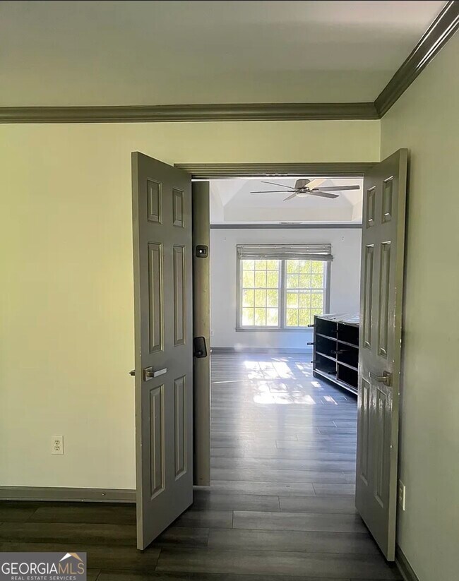 Building Photo - 3335 Prairie Dr