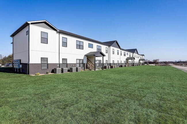 Building Photo - 303 Parkview Dr