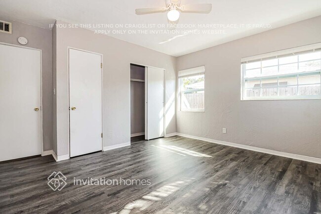 Building Photo - 4059 28th Ave N