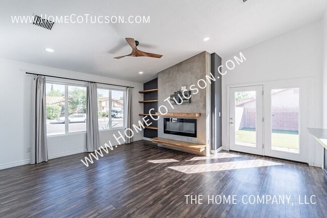 Building Photo - 2581 W Camino De La Joya