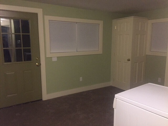 Building Photo - Charming Home with Flexible Layout