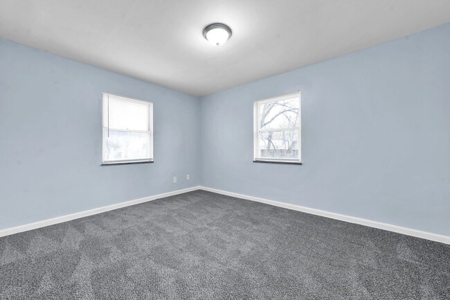 Building Photo - 118 N Kellner Rd