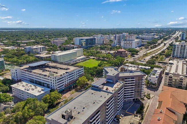 Building Photo - 470 3rd St S