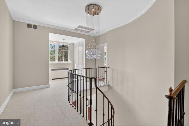 Building Photo - 5553 Little Falls Rd