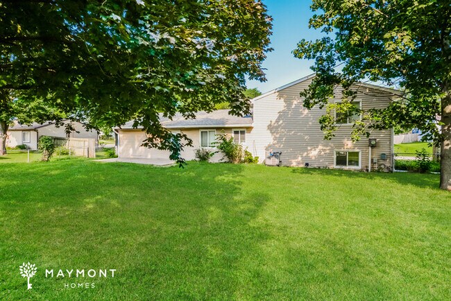 Building Photo - Stunning 3 Bedroom Home