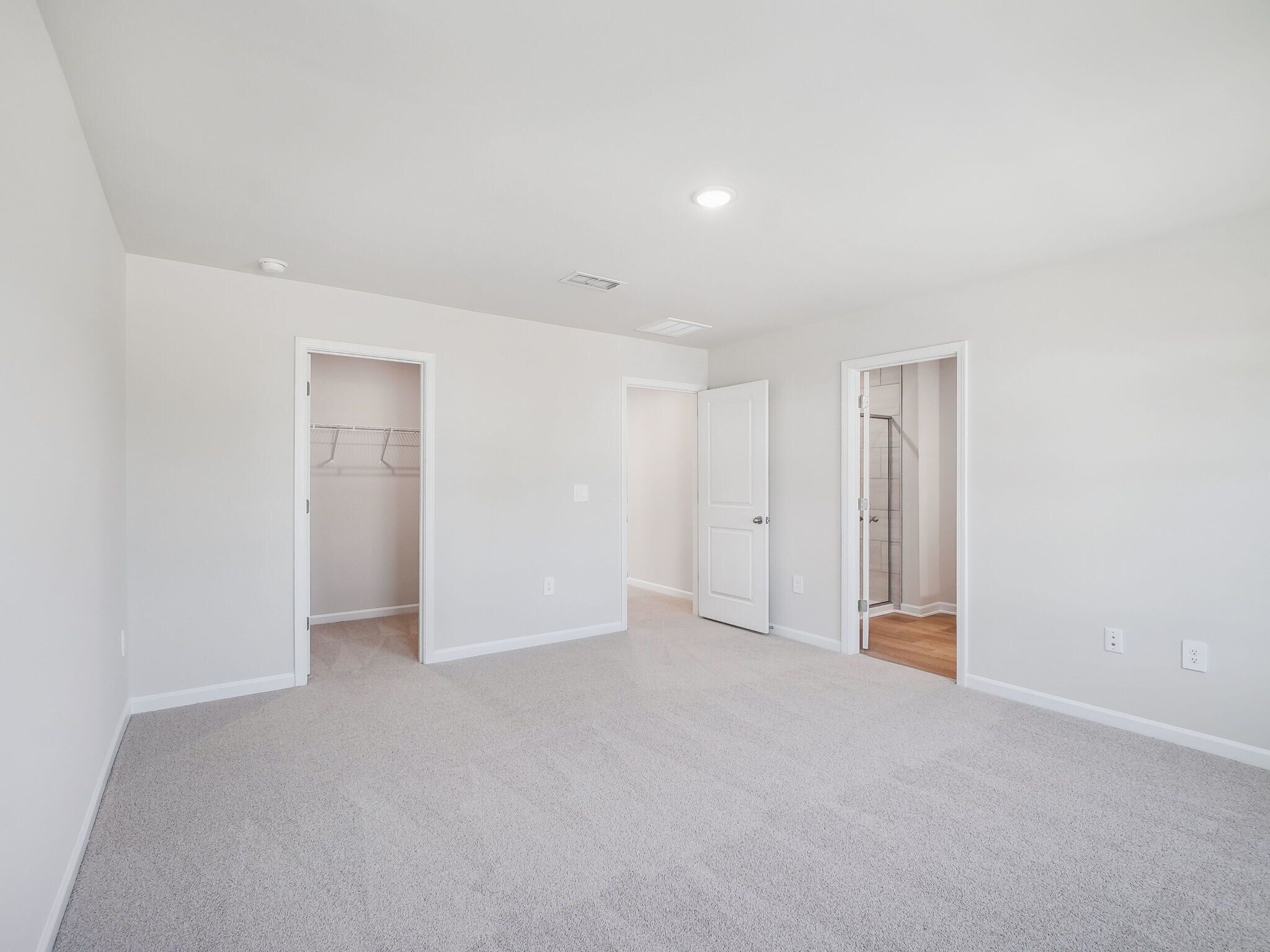 Building Photo - 702 Southland Dr