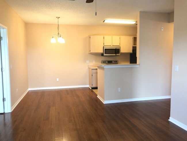 Building Photo - 717 Secret Harbor Ln