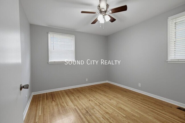 Building Photo - 309 Cathy Jo Dr