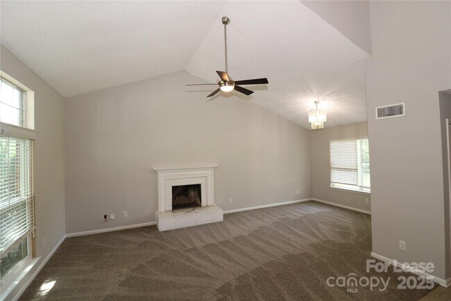 Building Photo - 7130 Lanark Ct
