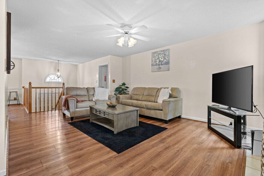 Building Photo - 3409 Summerfield Dr