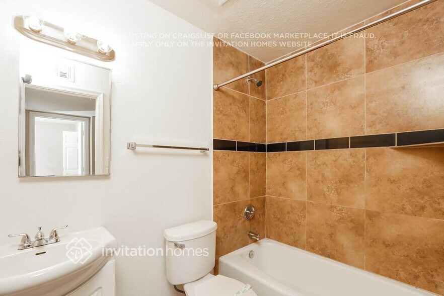 Building Photo - 3221 E Captain Dreyfus Ave