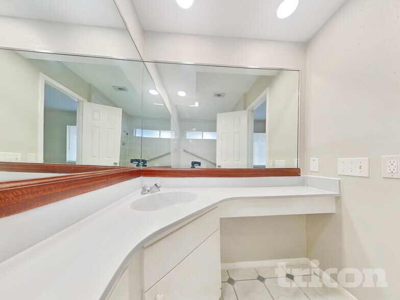 Building Photo - 4422 Monteith Dr