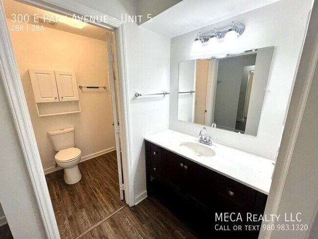 Building Photo - 300 E Park Ave