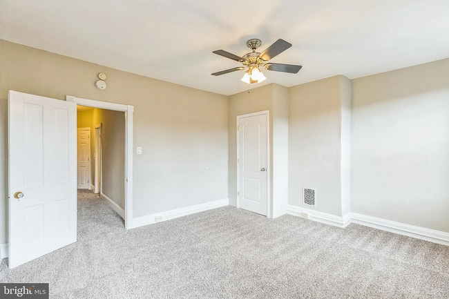 Building Photo - Spacious & Updated Grays Ferry Rowhome Near Parks and Center City — Accepting ALL PHA voucher hol...