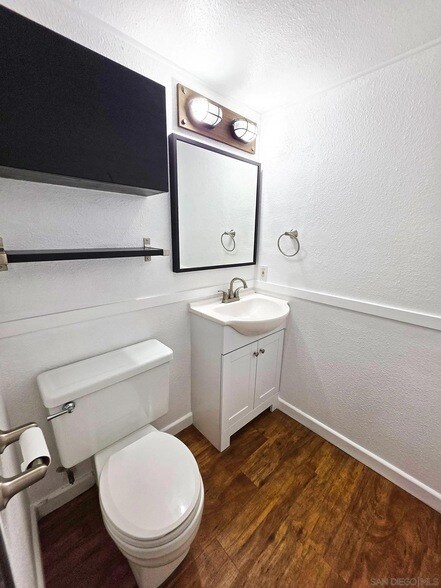 Building Photo - 2230 Ledgeview Ln