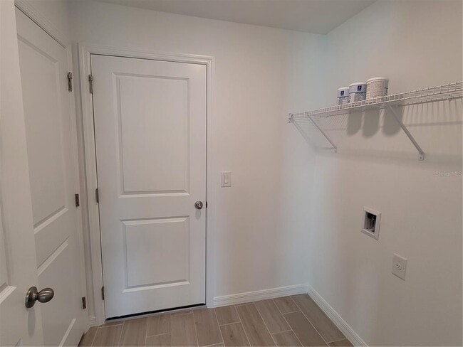 Building Photo - 11100 Vanessa Ave