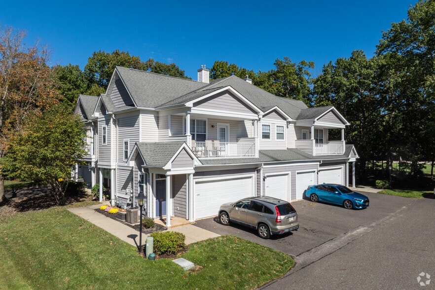 Building Photo - The Woods at Blue Heron Pines