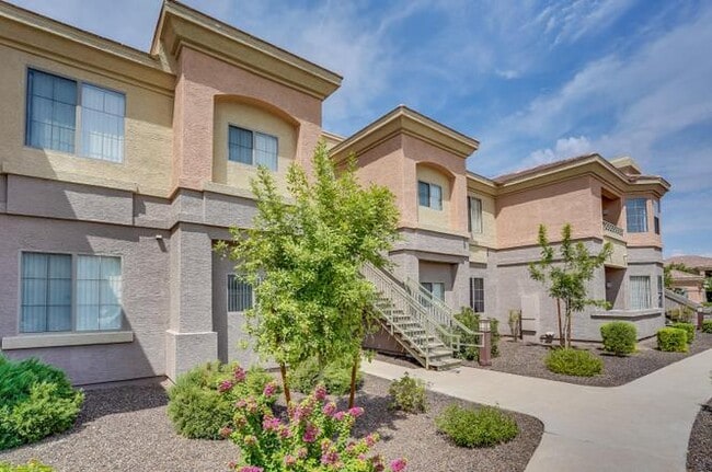 Building Photo - 1941 S PIERPONT Dr