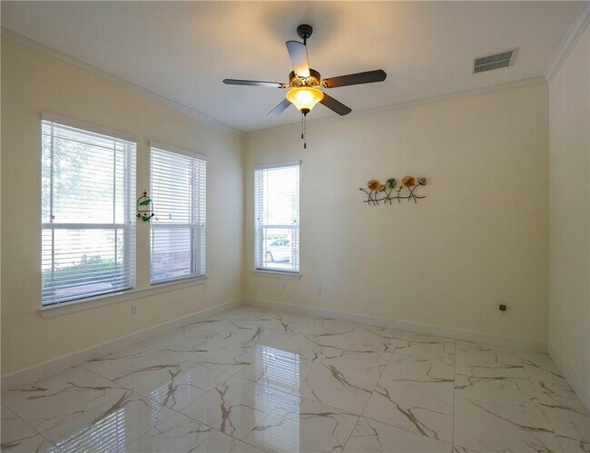 Building Photo - 305 Navigator Dr
