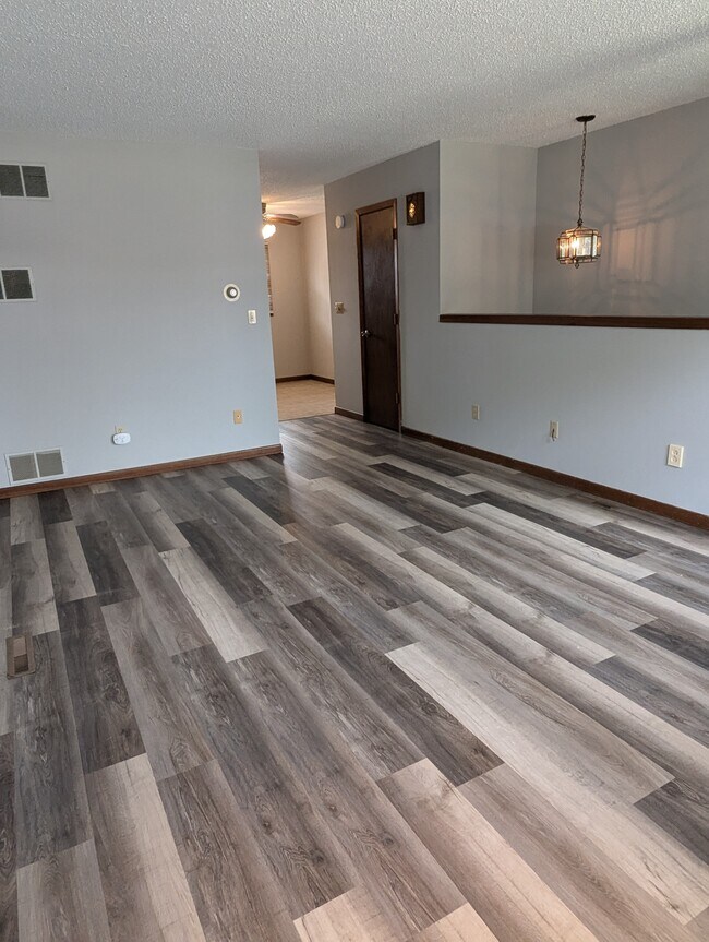 Living Room - 1335 Applewood Ln