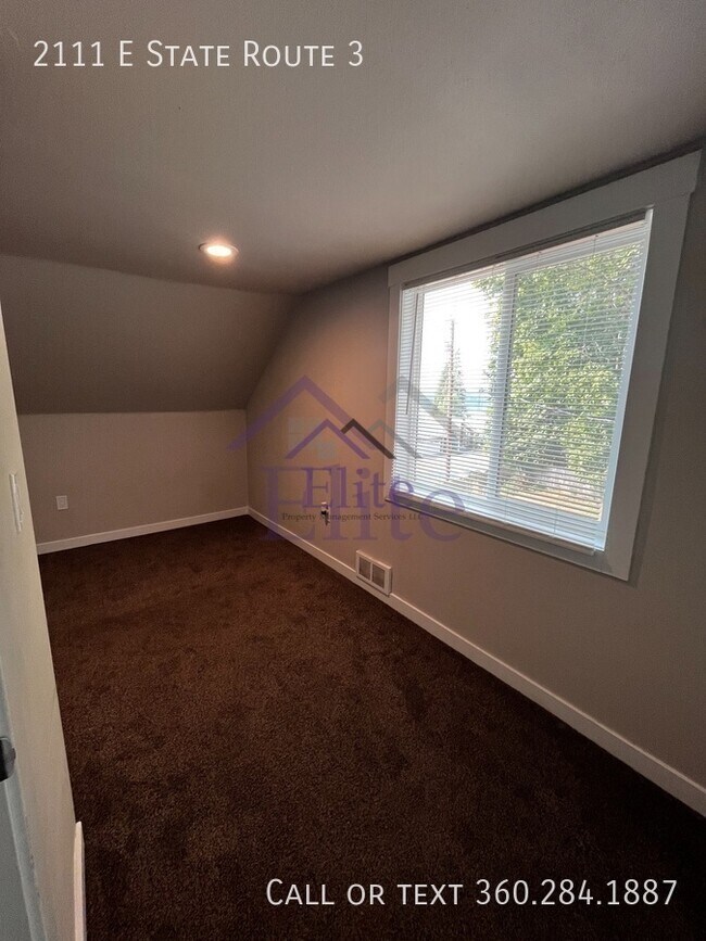 Building Photo - 2111 WA-3