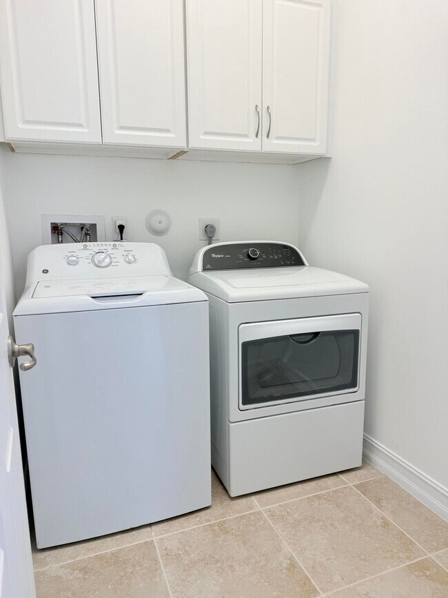 Building Photo - 14572 White Jade Terrace