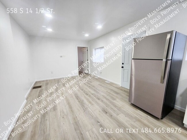 Building Photo - 558 S 14 1/2 St