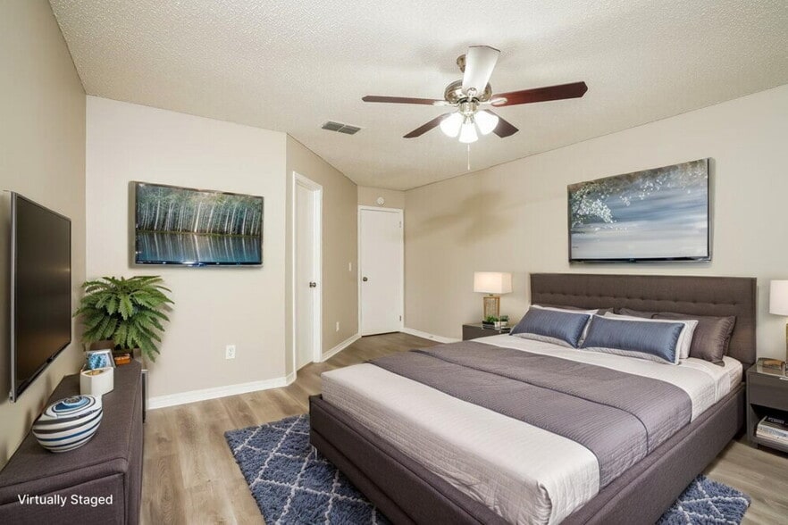 Building Photo - 8532 Sturbridge Cir W