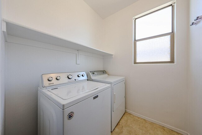 Building Photo - 24755 W Dove Trail