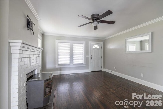 Building Photo - 123 E 2nd St