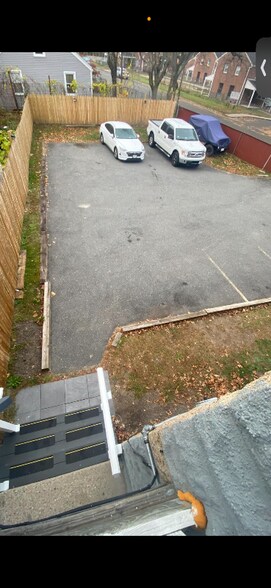 Building Photo - 35 Healey St