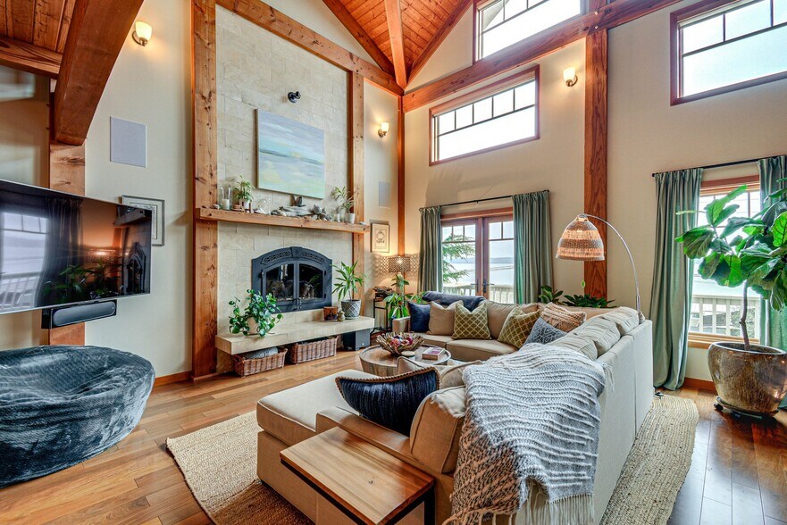 Building Photo - 27555 Sandy Shores Dr SW