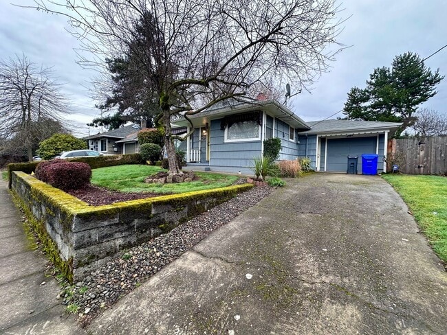 Building Photo - Bungalow Style Single-Family Home in Mt. Tabor Neighborhood