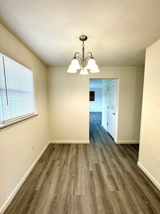 Building Photo - Single Family Home for Rent in Dayton