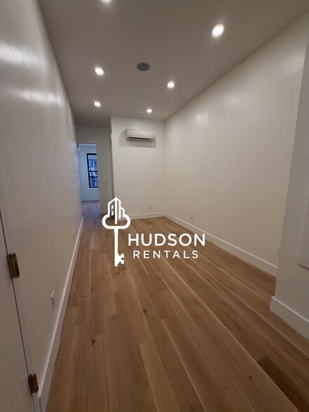 50 Grace St 3L - 52 Grace St