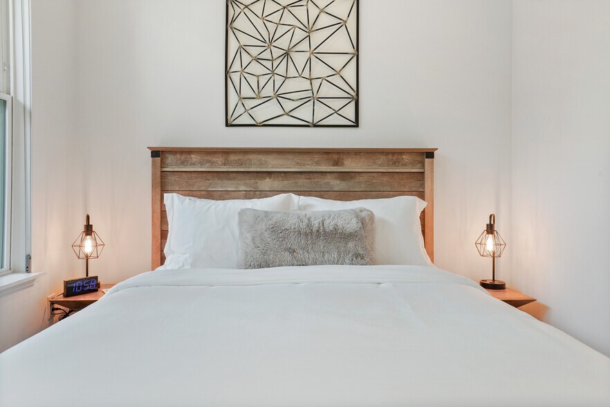 Building Photo - 3809 Valley View Rd