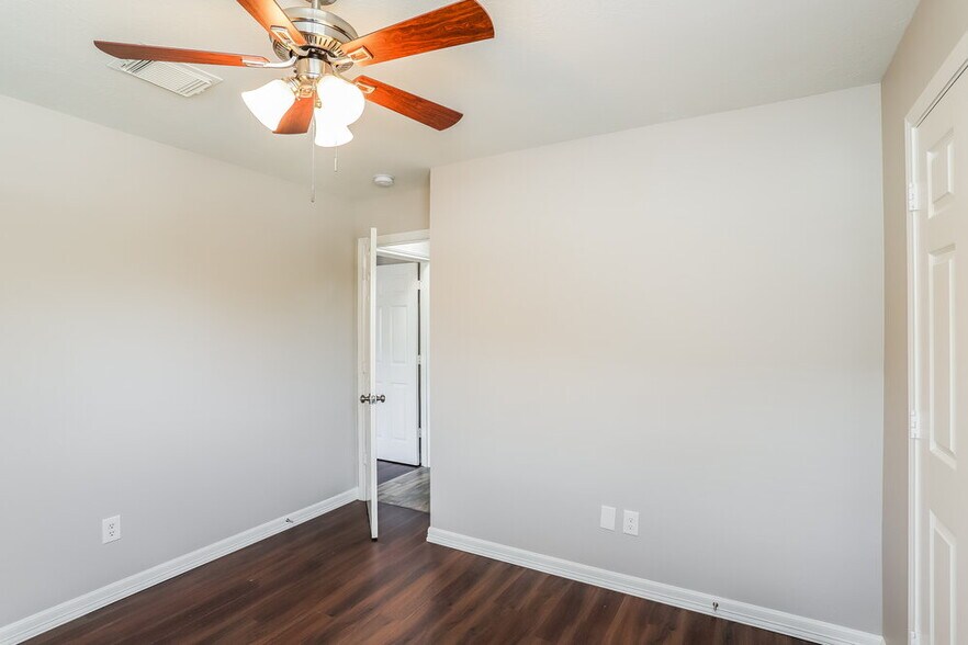 Building Photo - 8238 Fuqua Gardens Dr