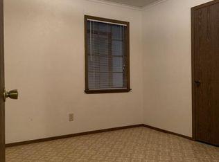 Building Photo - 1776 Bottoms East