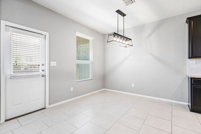 Building Photo - 11713 Silver Sky