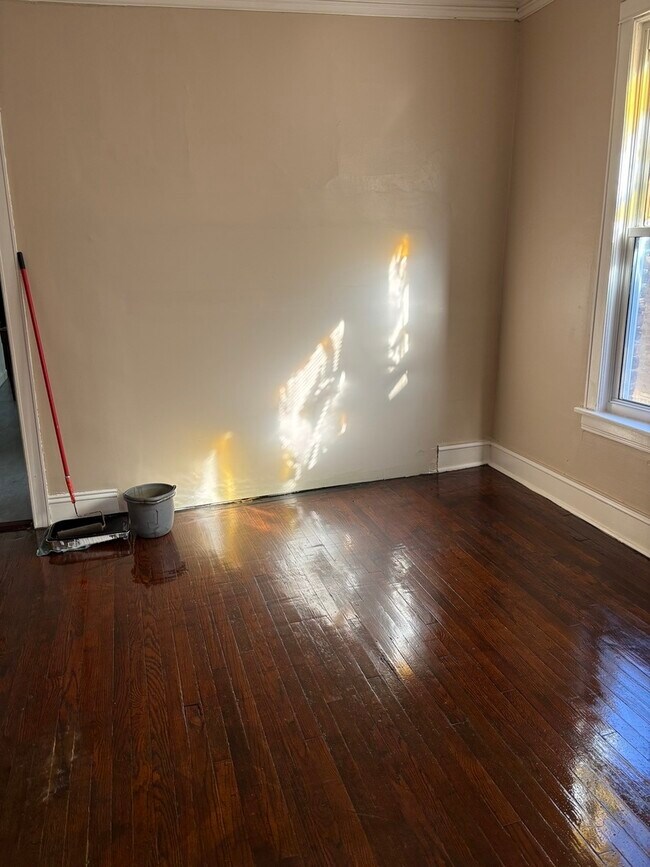 Building Photo - 8009 S Throop St