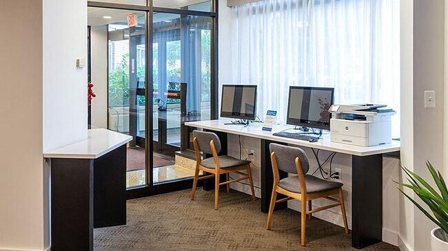 Building Photo - 1200 S Courthouse Rd