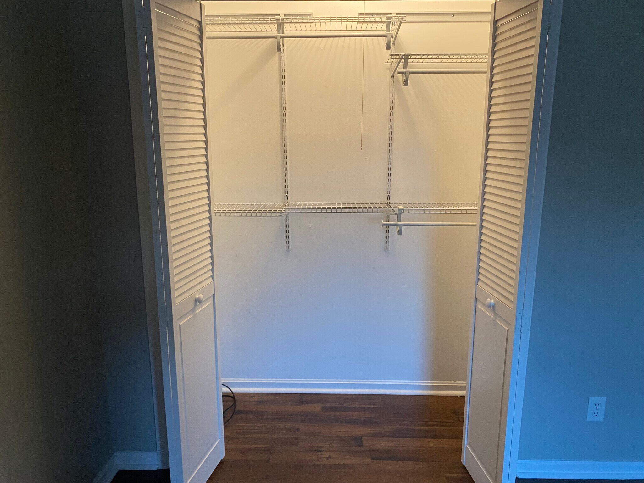 bedroom 2 closet - 3718 Creekside Ct