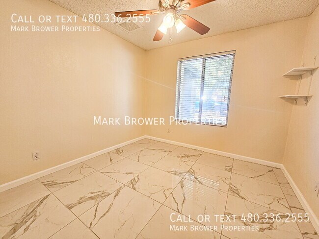 Building Photo - 643 W Medina Ave