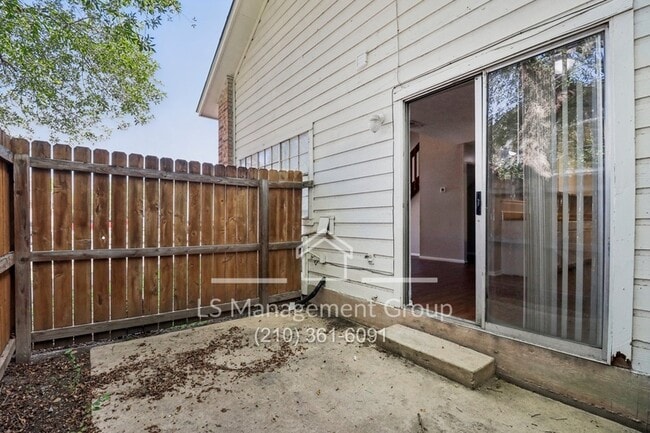 Building Photo - 6720 Windsor Hollow Dr