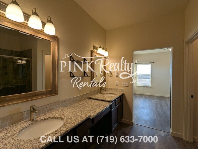 Building Photo - 1672 E Purcell Blvd