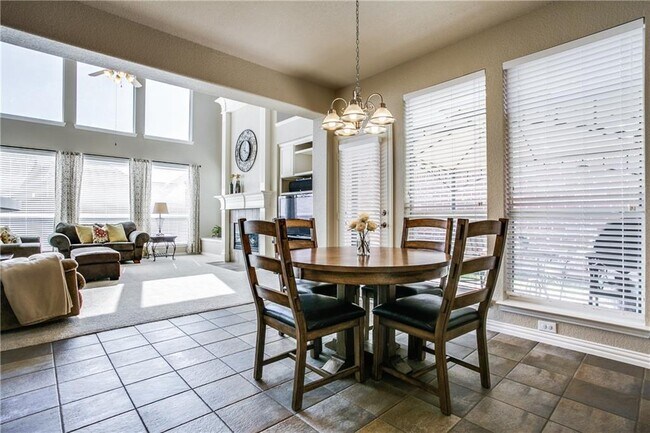 Building Photo - Immaculate home on a beautifully landscaped lot, tandem garage, plenty of storage!
