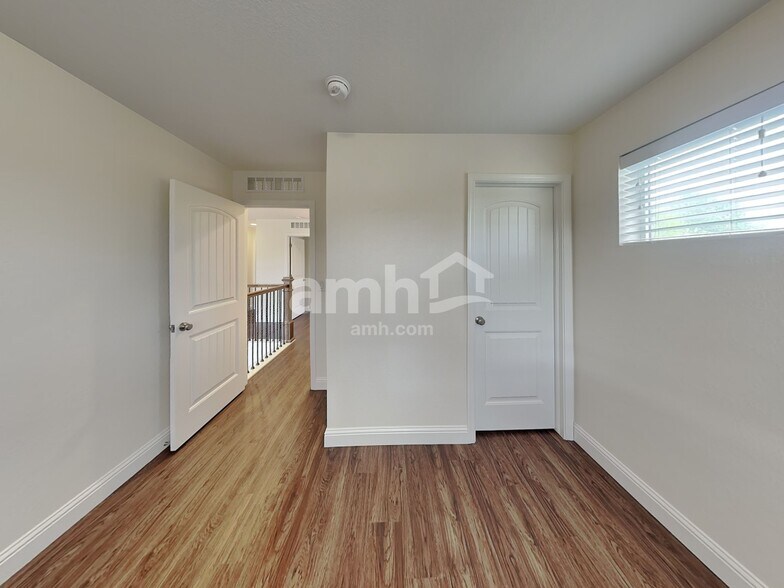 Building Photo - 12939 Ventana St